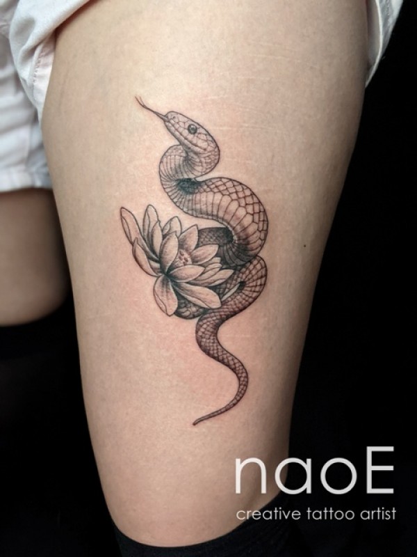 蛇×蓮 snake×lotus Serpiente×loto Serpent×lotus | 千葉船橋タトゥーサロン 1stタトゥーも安心。＆  TATTOO by 【naoE -creative tattoo artist-】